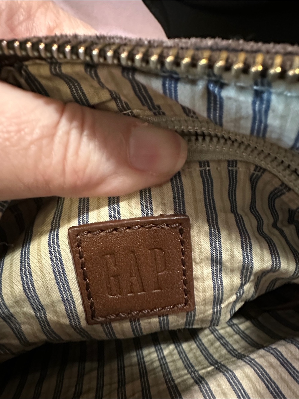 GAP Suede Braided Handle Wristlet Bag in Brown - Picture 3 of 4